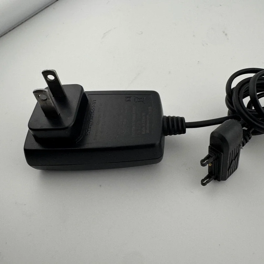 Sony Ericsson AC Adapter BML 162 168/2 R2A Black Wall Charger Proprietary Plug